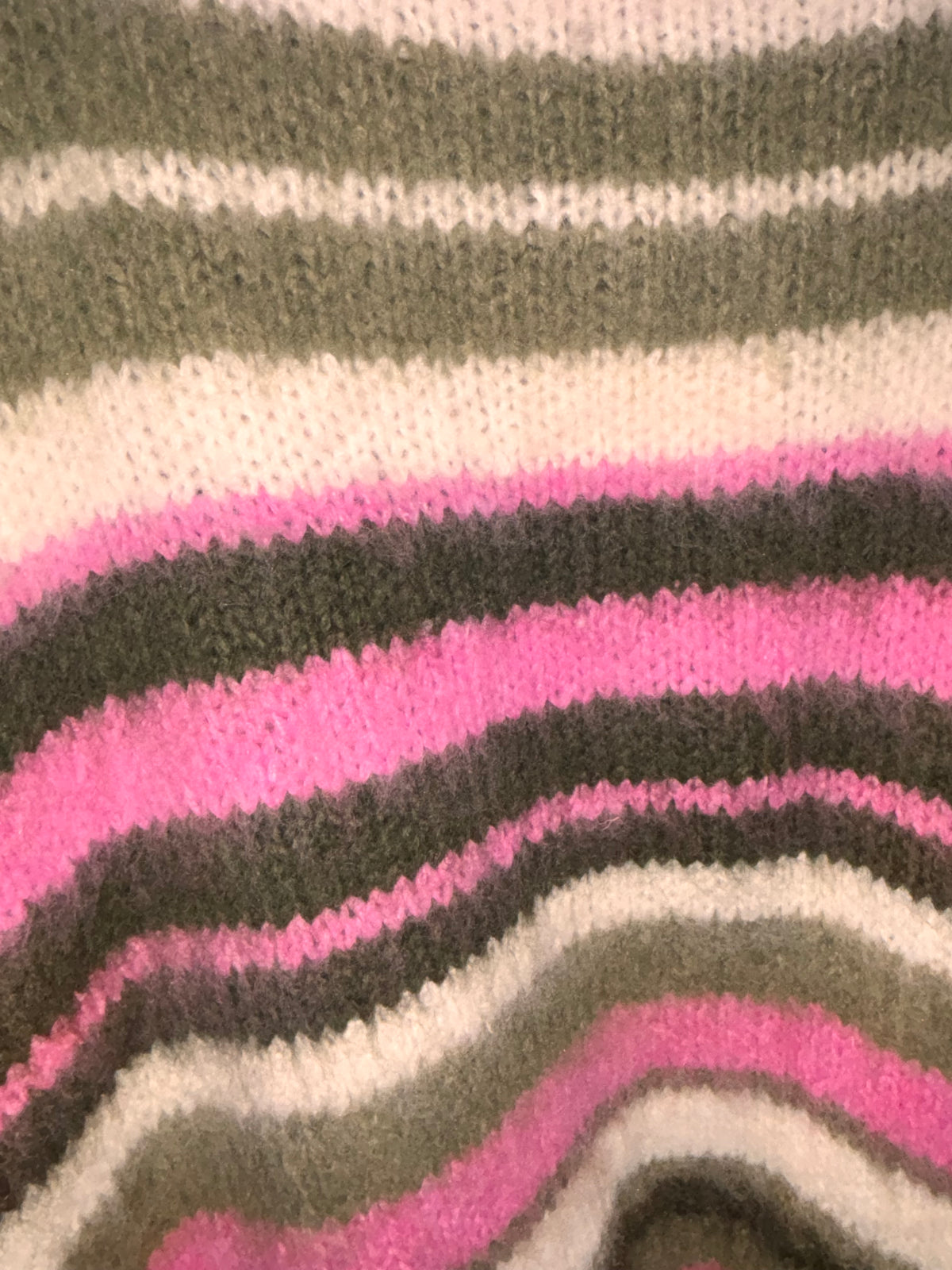 Gestreifter Strickpullover mit Wollanteil
