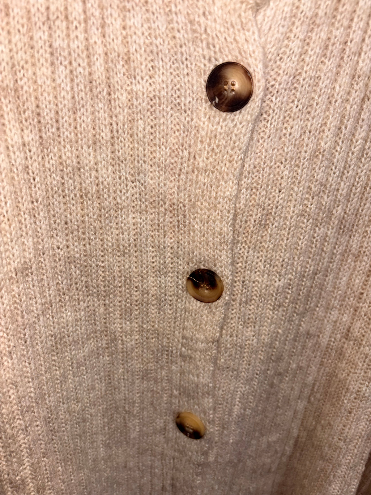 Oversized Ripp-Strickjacke mit Knöpfen