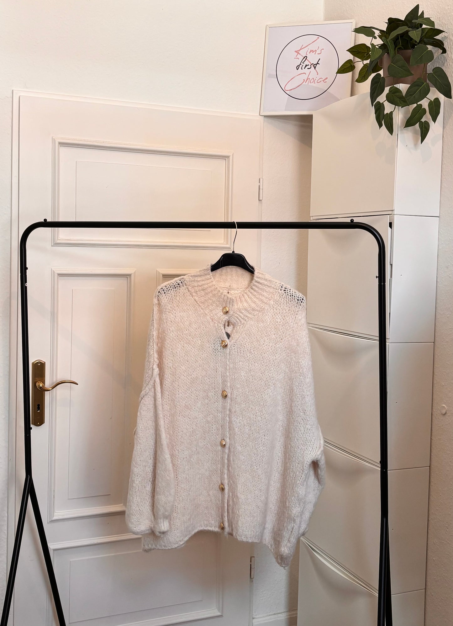 Strick Cardigan mit goldfarbenen Knöpfen