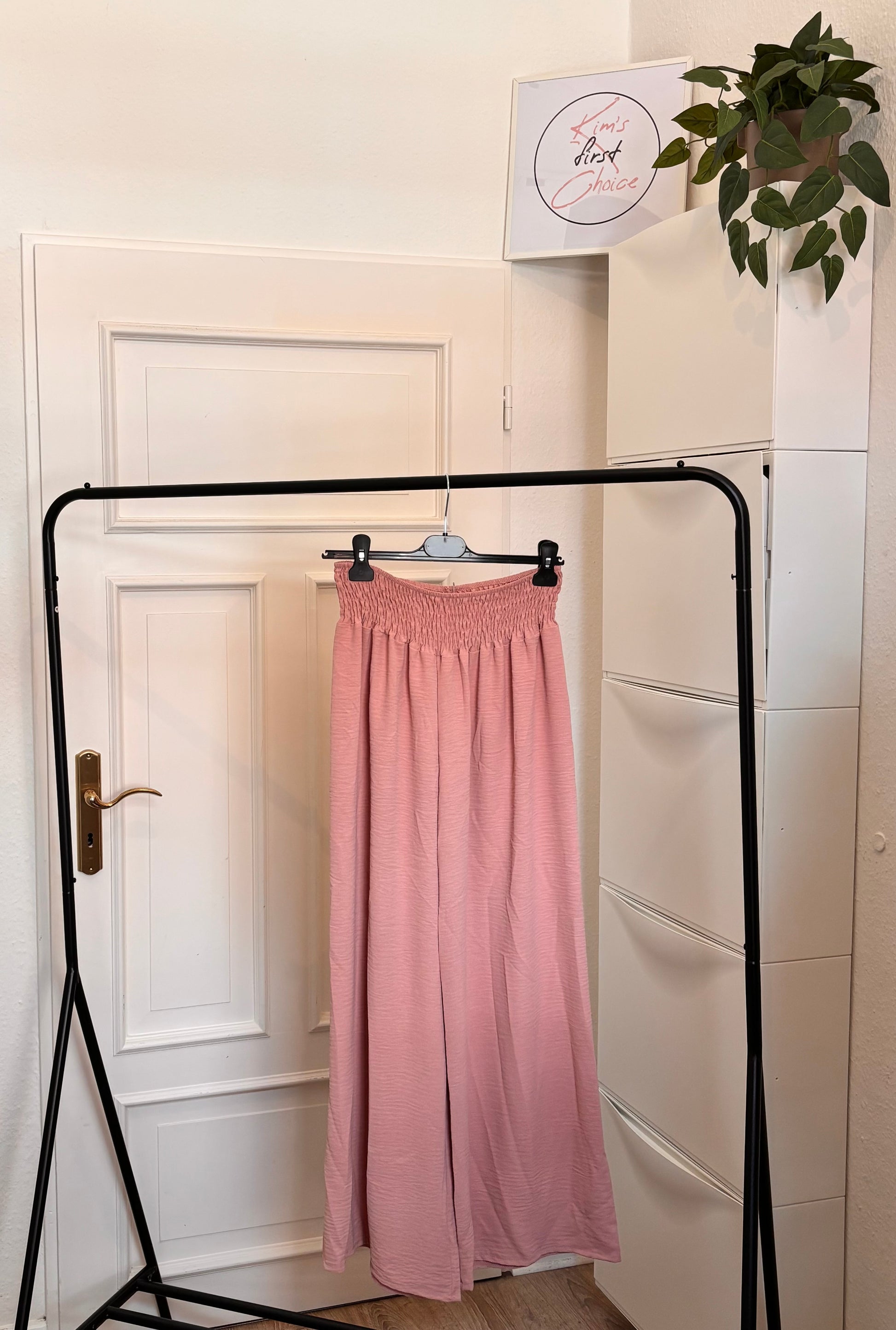 Fließende Palazzo-Hose mit Smok-Bund in Rosa