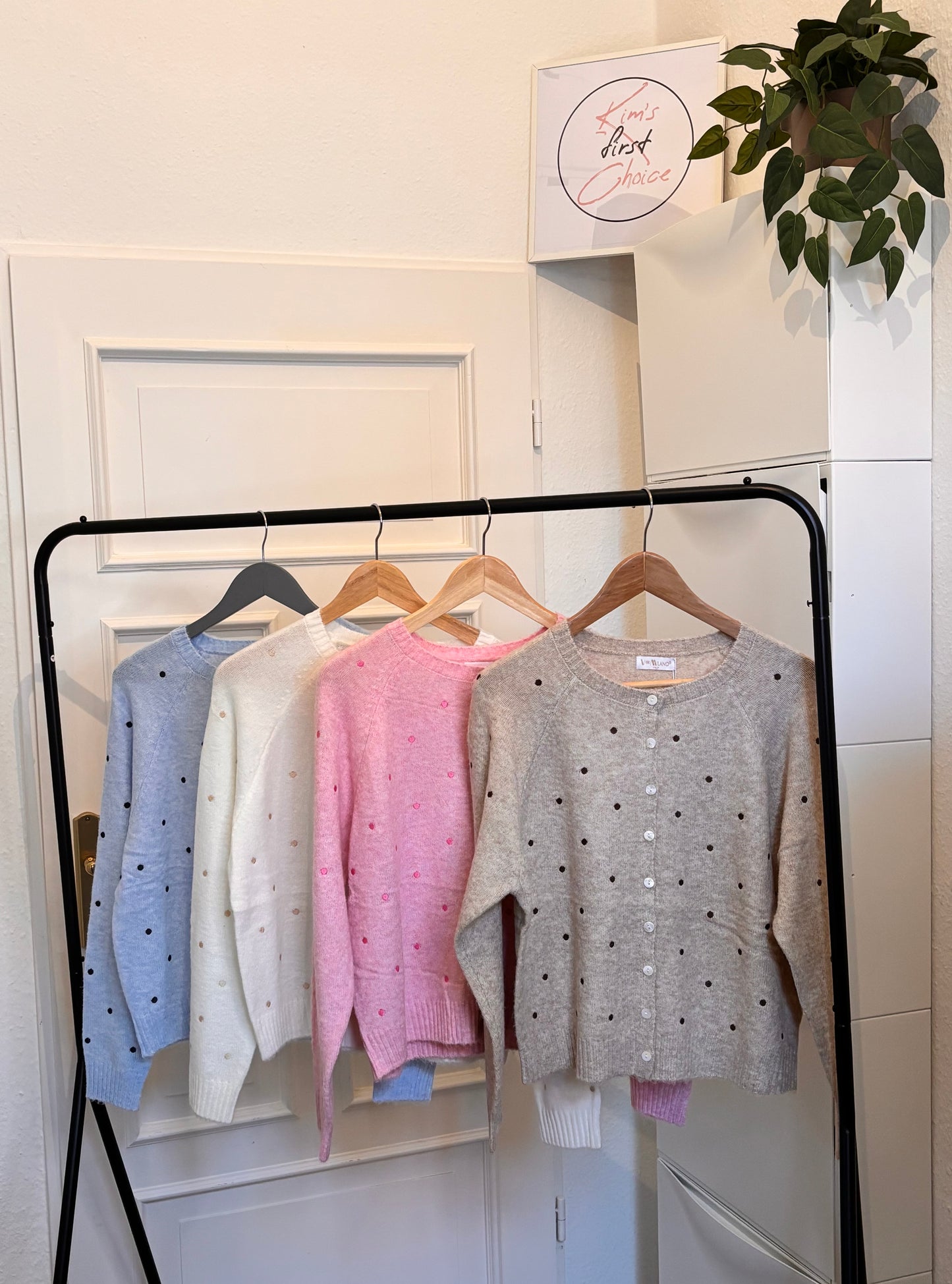 Cardigan mit Punktemuster – 4 Farben
